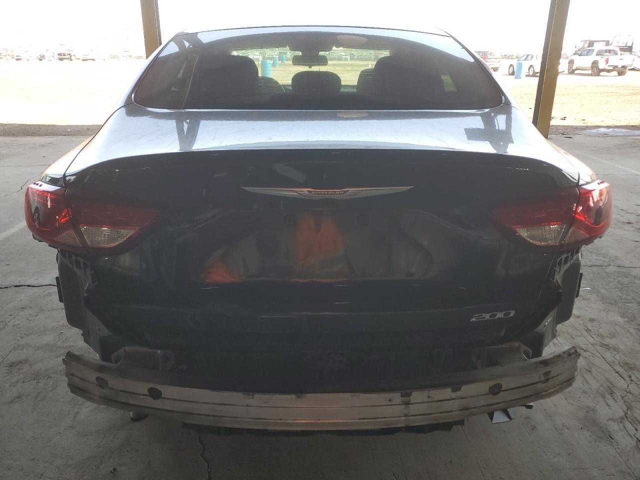 2016 Chrysler 200 Limited - Image 6