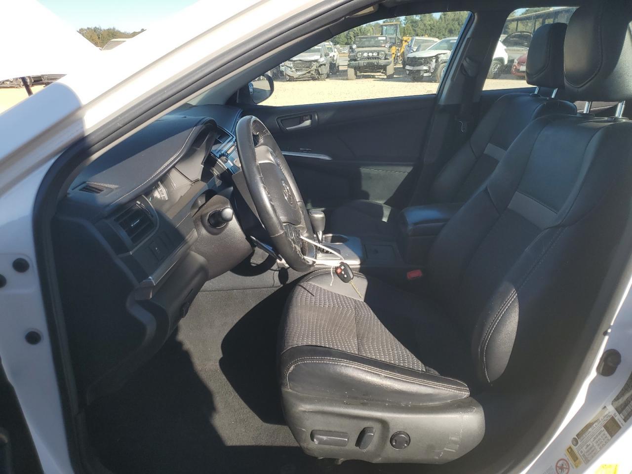 2014 Toyota Camry - Image 7