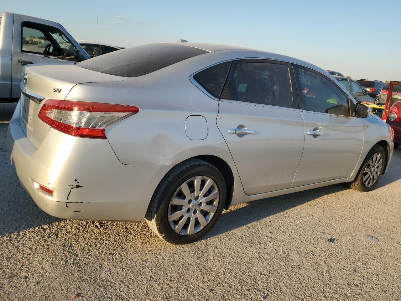 2013 Nissan Sentra S - Фото 3