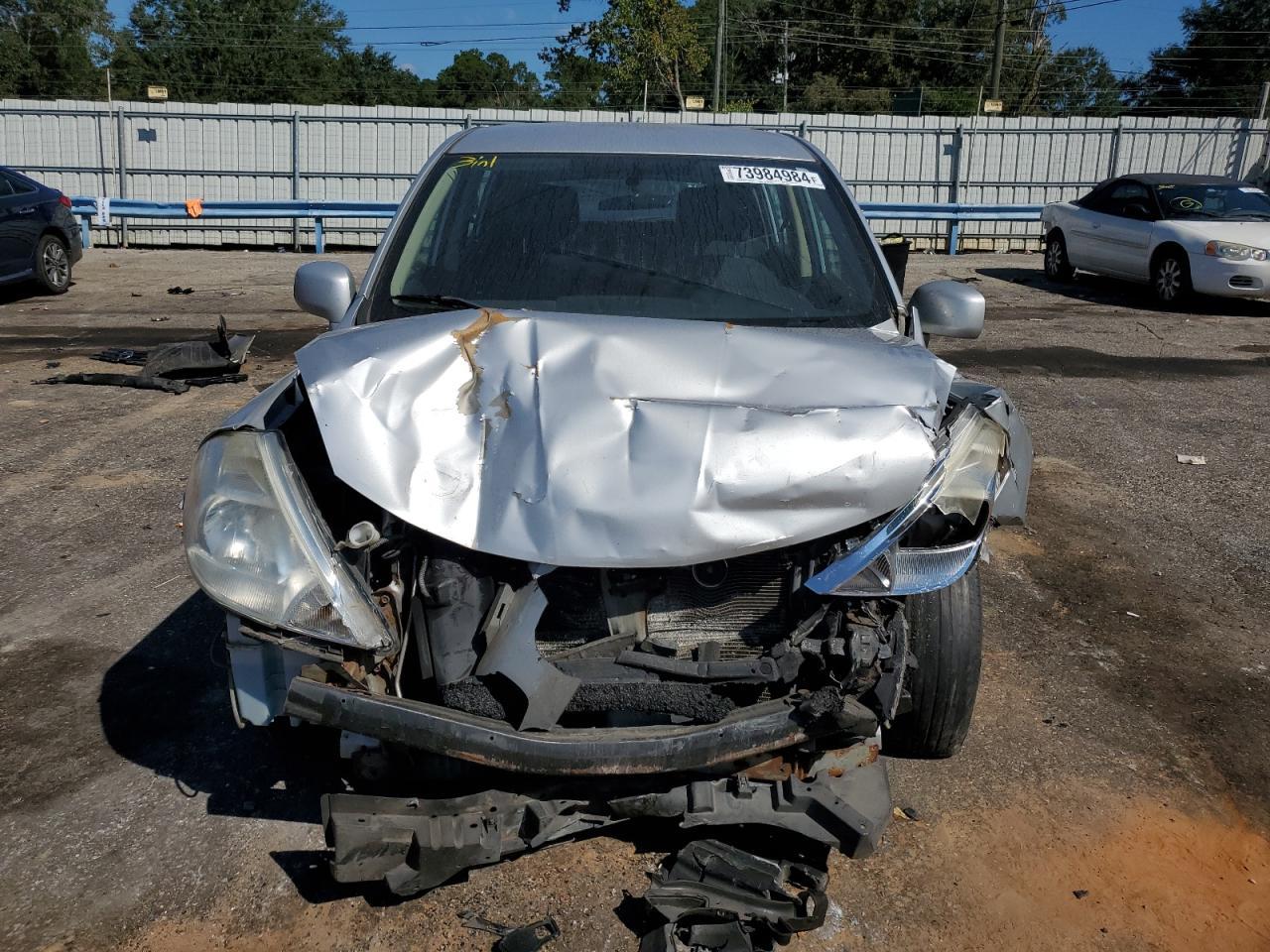 2011 Nissan Versa S - Фото 5