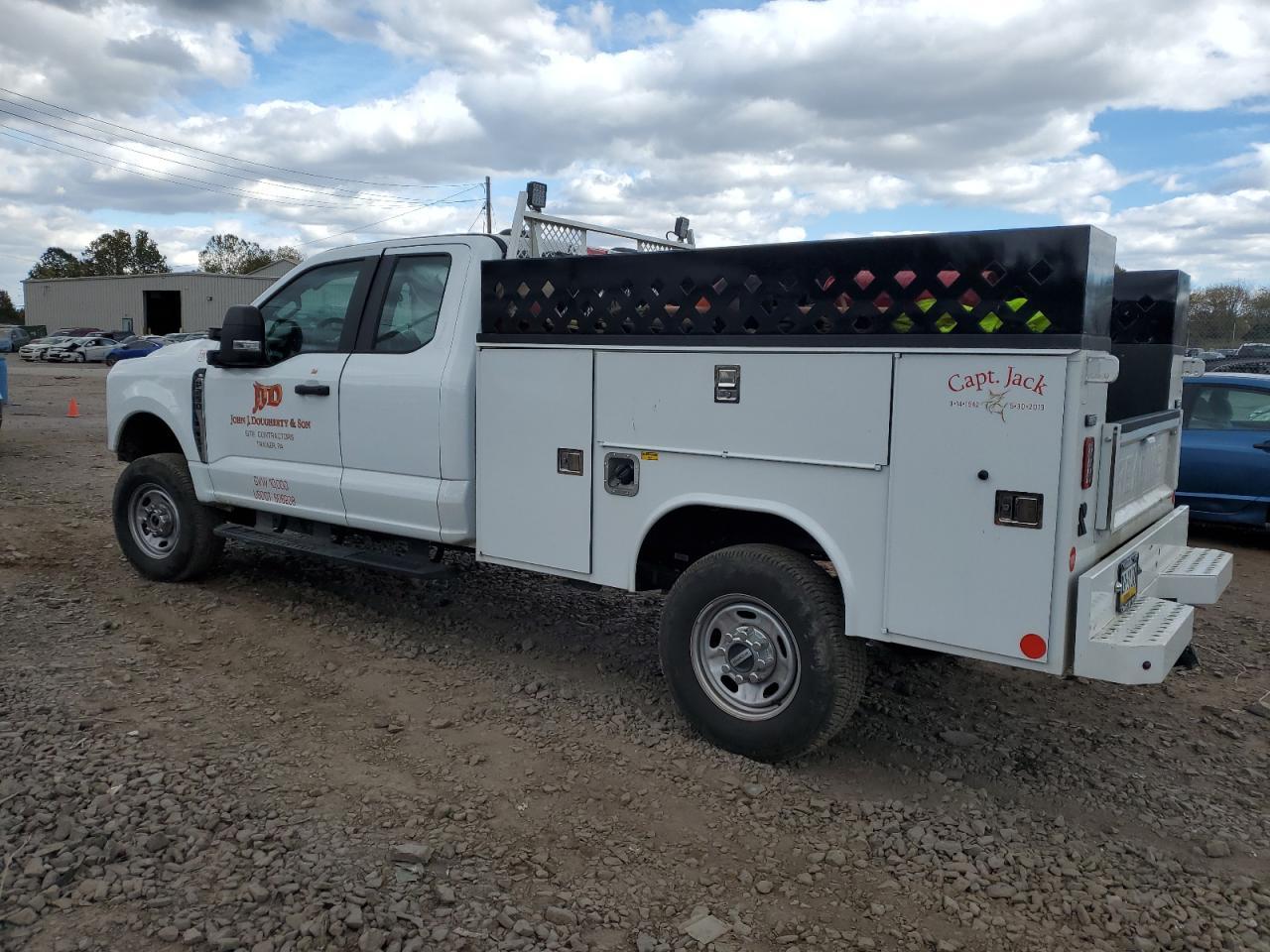2023 Ford F250 Super Duty - Image 2