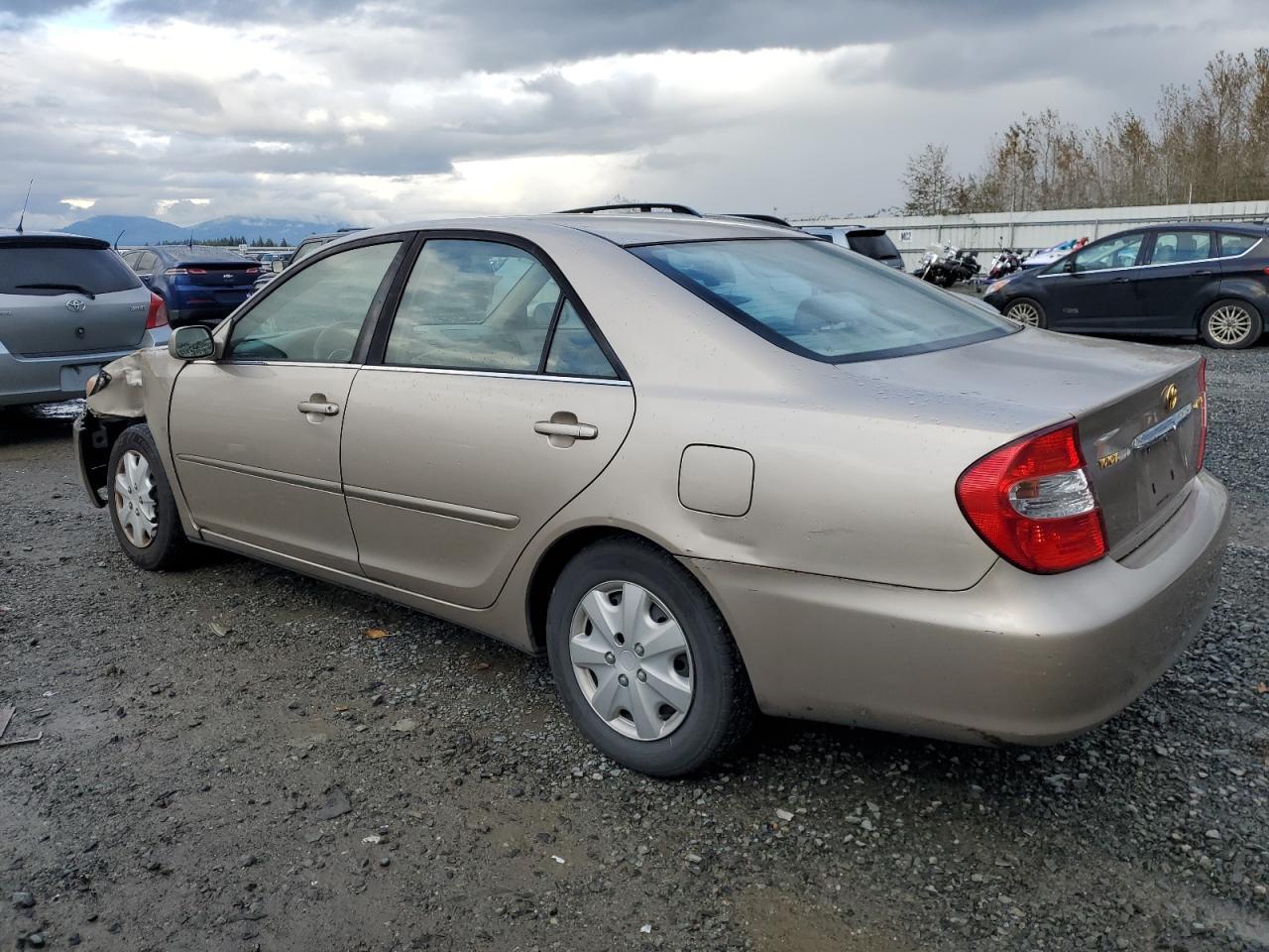 2002 Toyota Camry Le - Фото 2