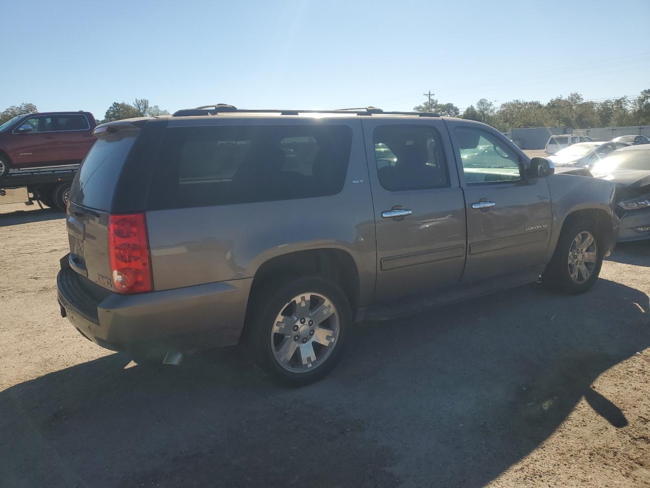 2013 GMC Yukon Xl C1500 Slt - Фото 3