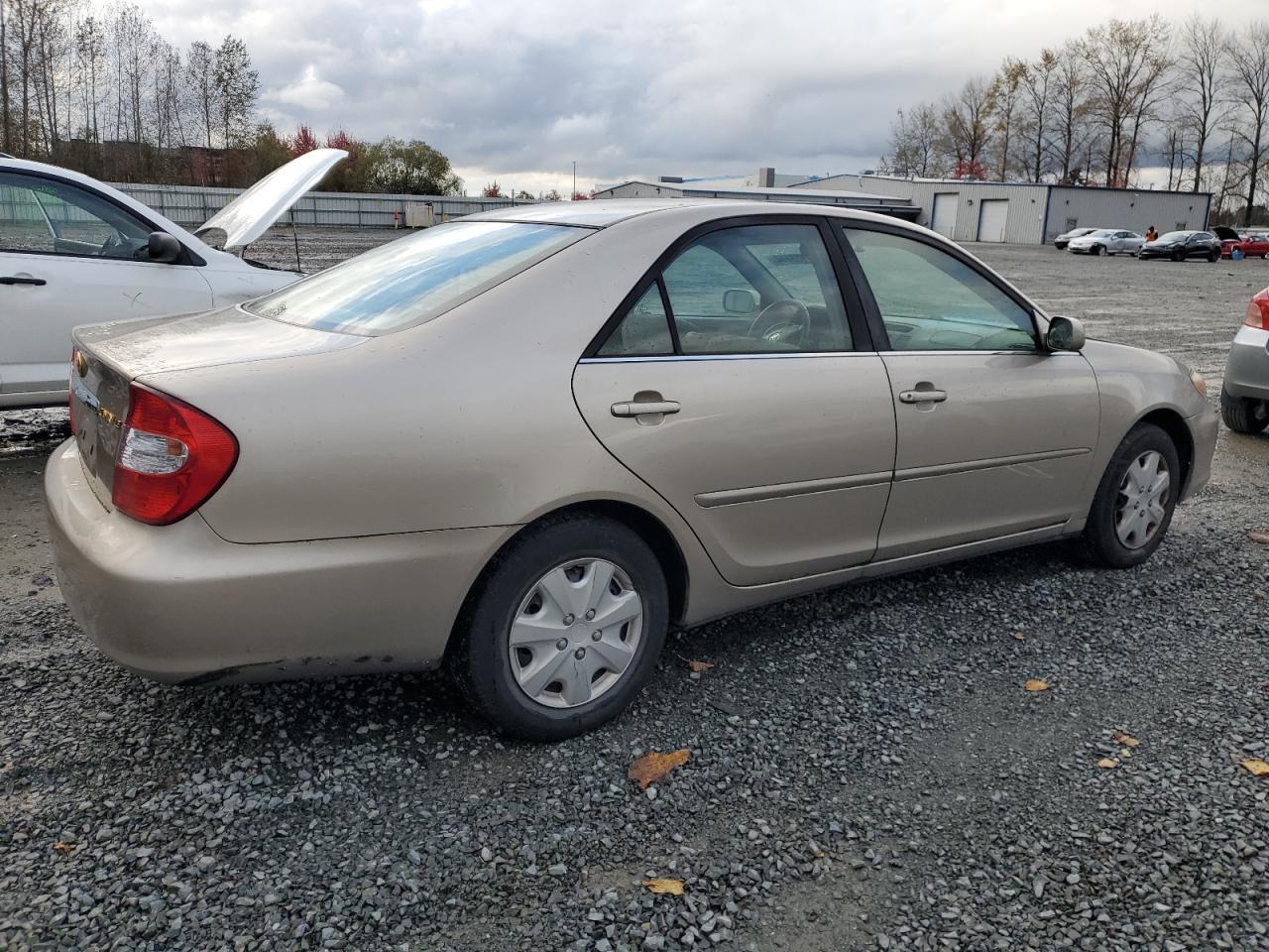 2002 Toyota Camry Le - Фото 3