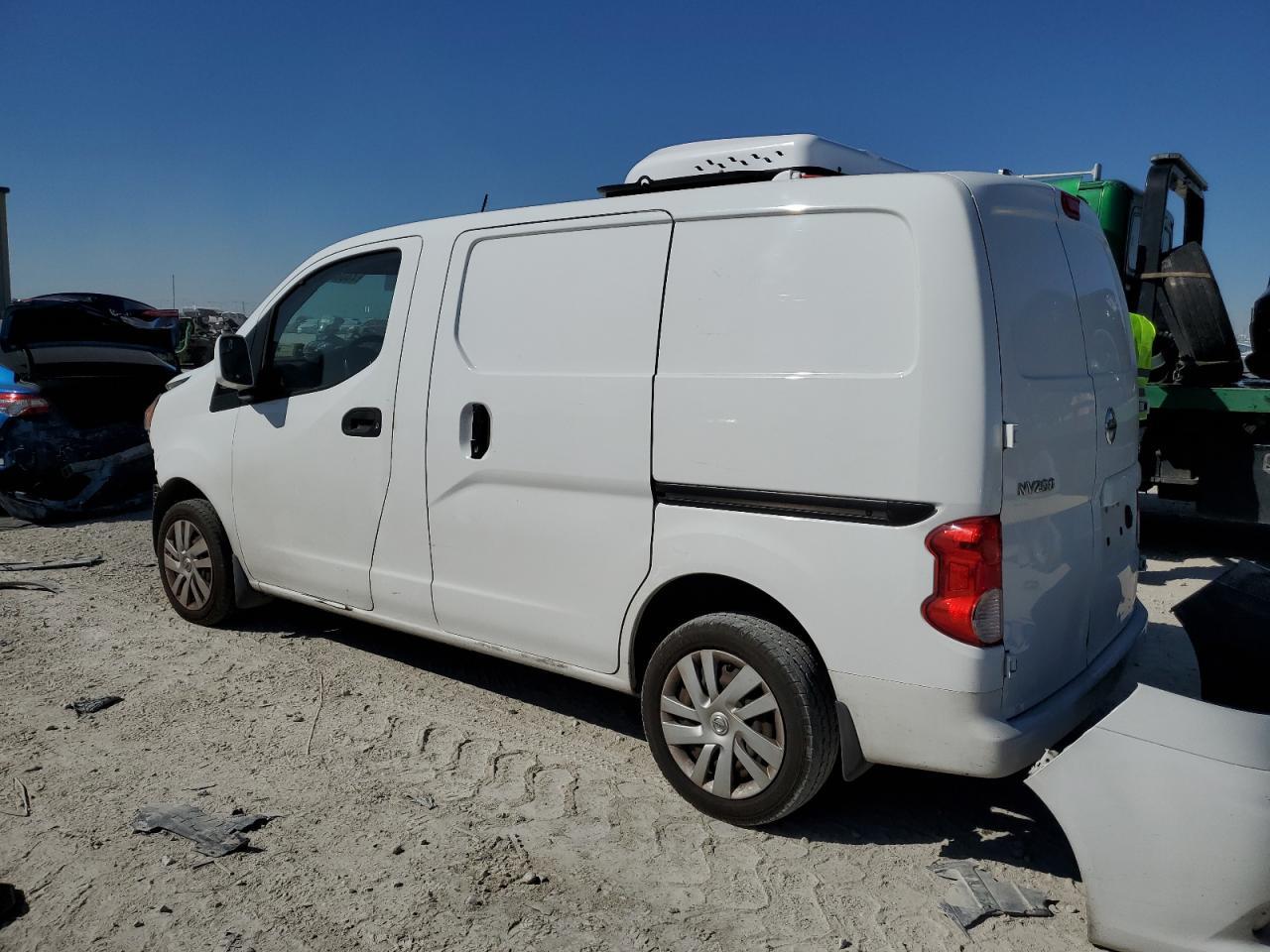 2019 Nissan Nv200 2.5S - Refrigerated Delivery Truck - Фото 2