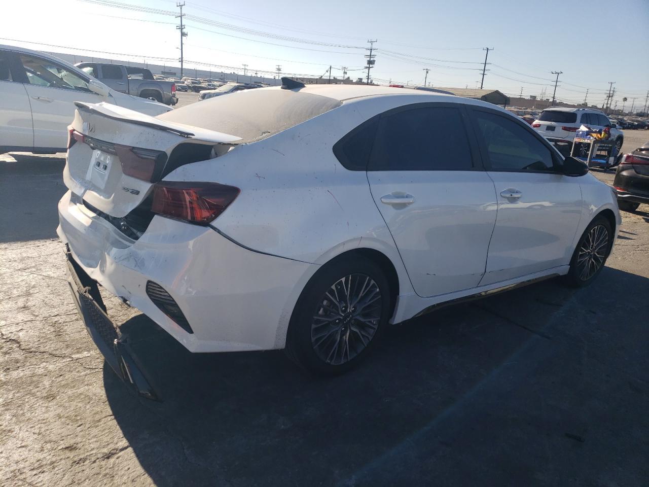 2024 Kia Forte Gt Line - Фото 3
