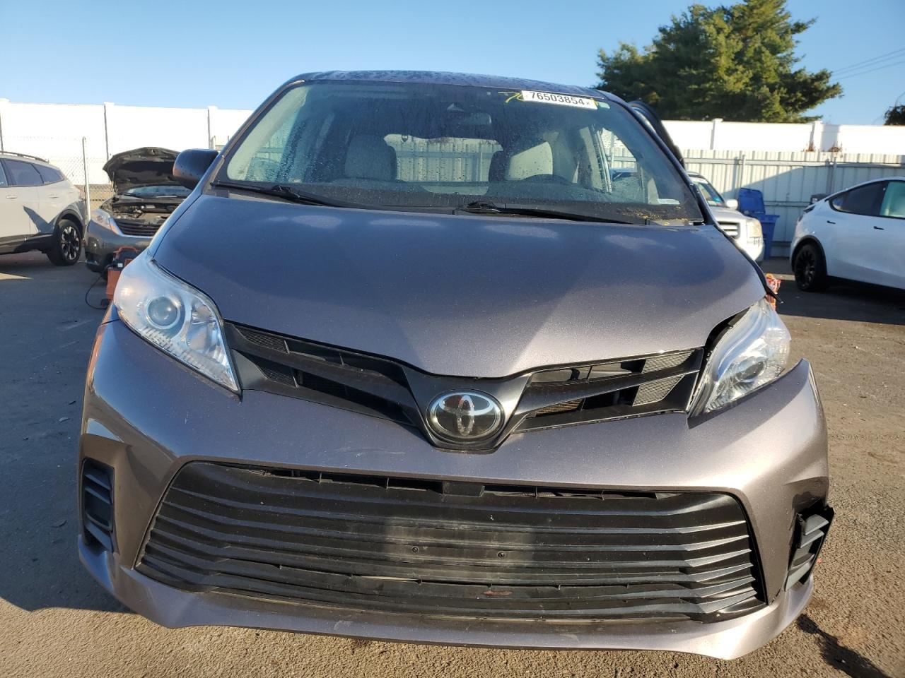 2020 Toyota Sienna L 7-Passenger - Image 5