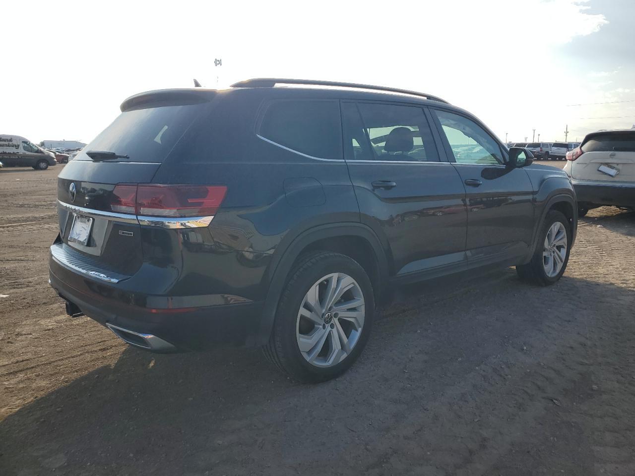2022 Volkswagen Atlas Se - Фото 3