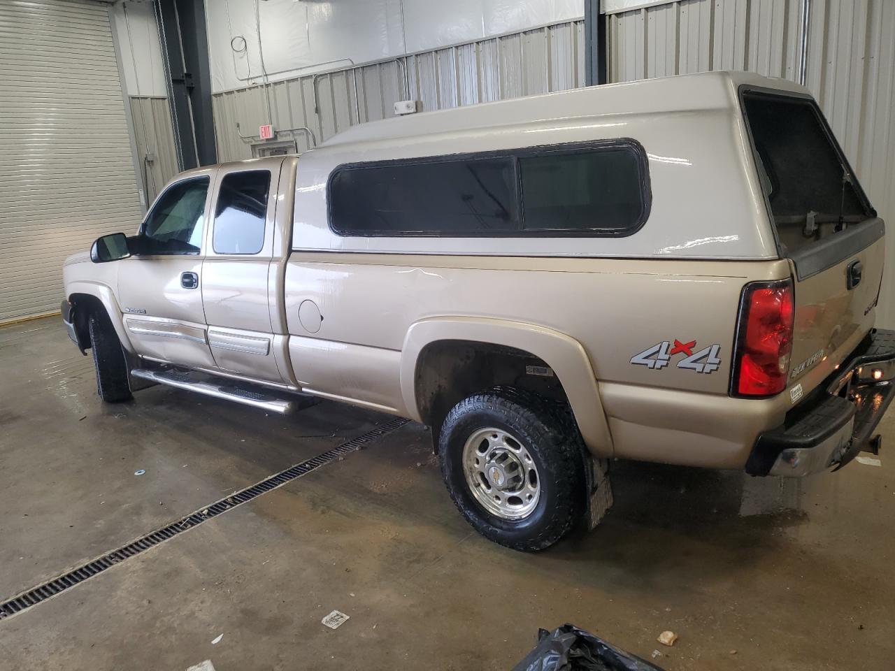 2005 Chevrolet Silverado K2500 Heavy Duty - Image 2
