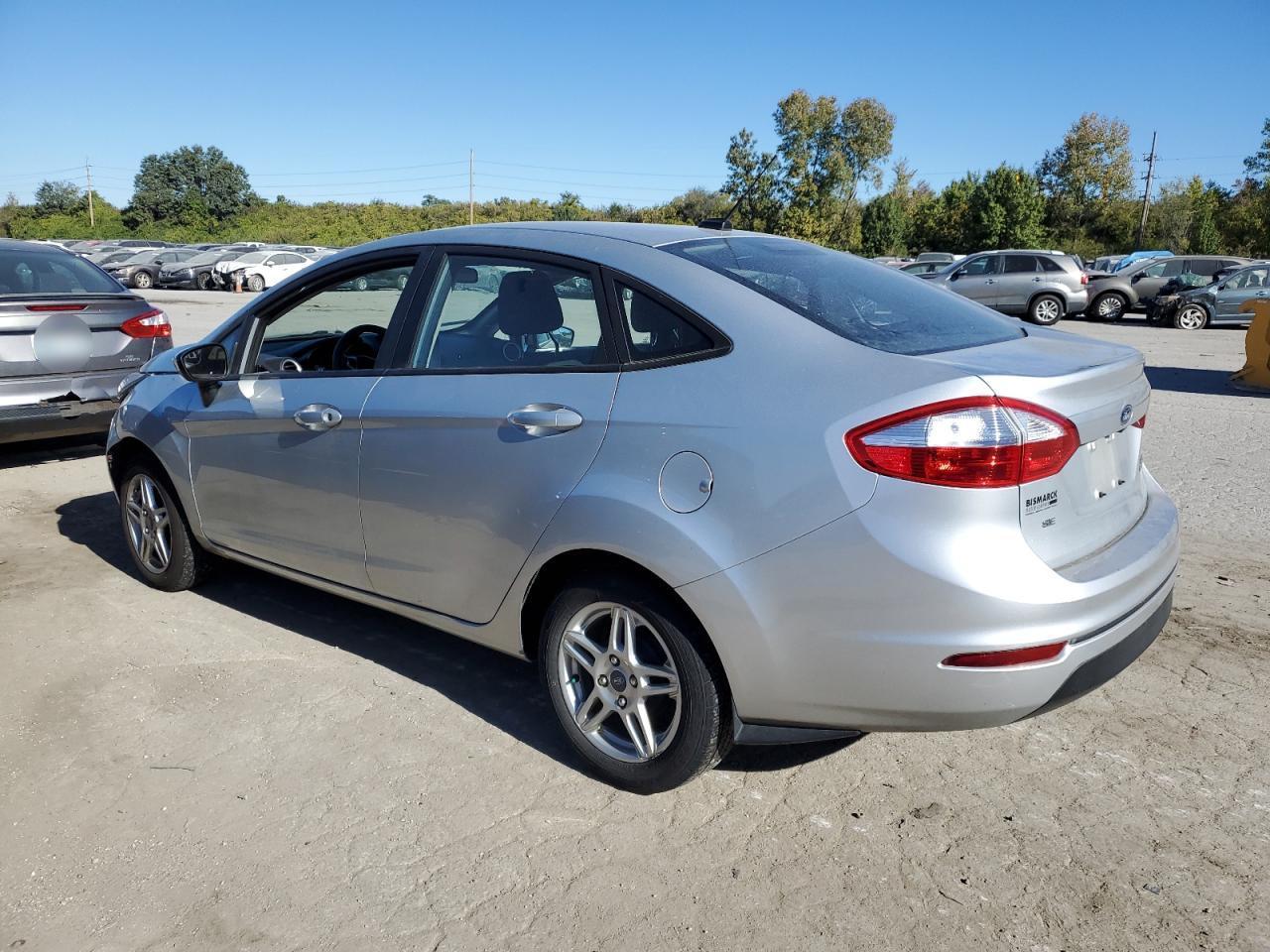 2019 Ford Fiesta Se - Фото 2