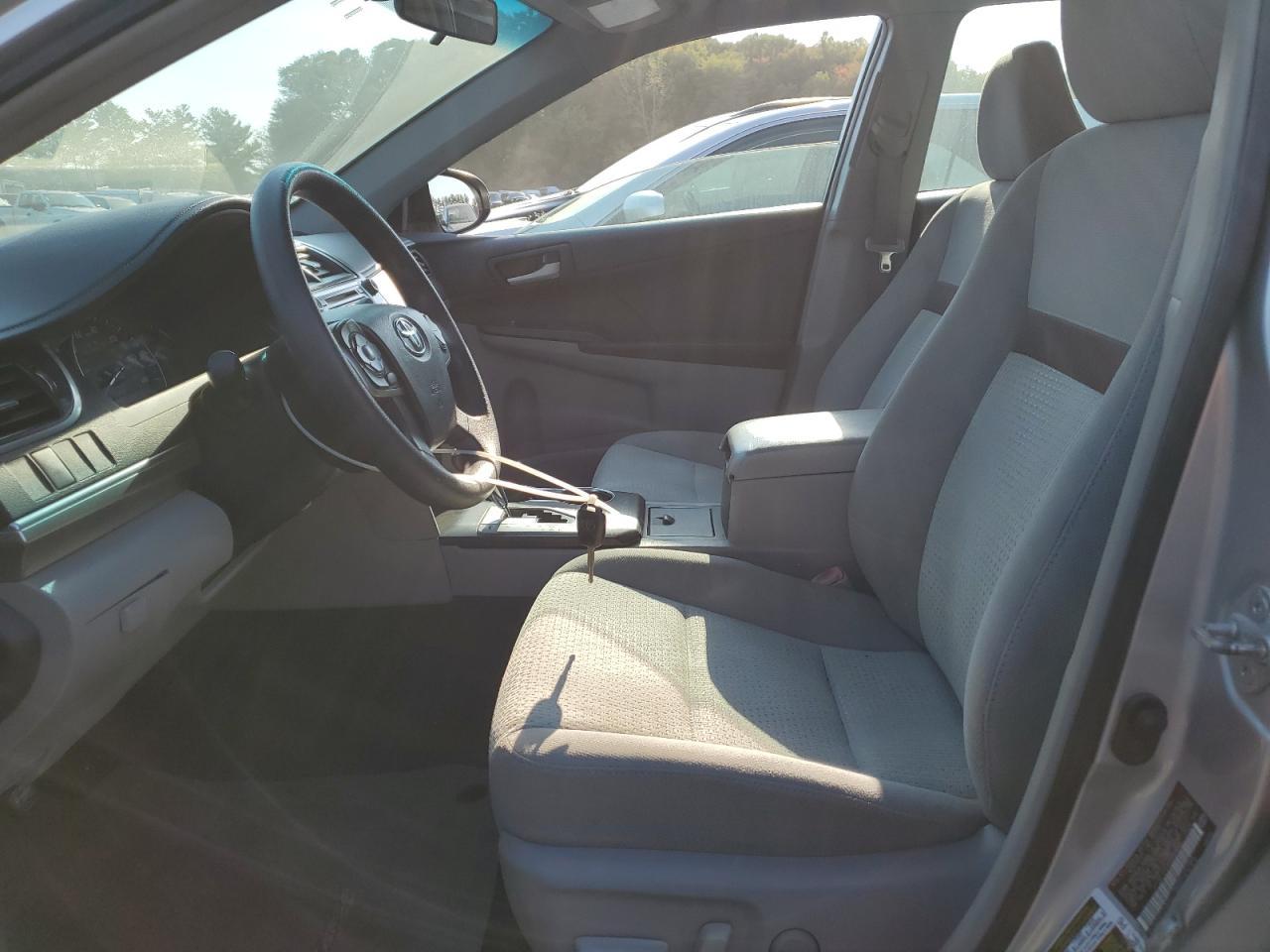 2012 Toyota Camry Base - Фото 7