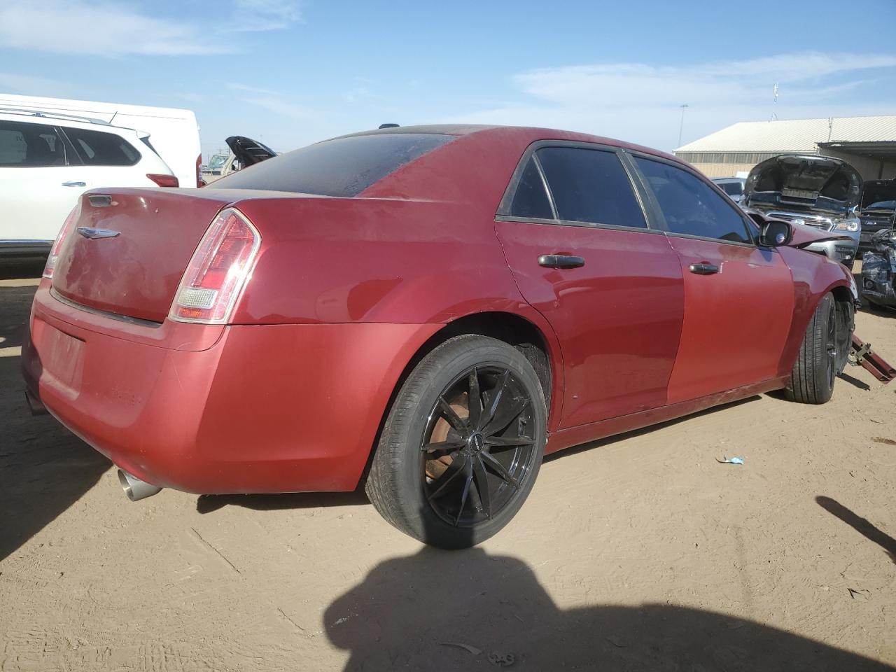 2011 Chrysler 300 - Фото 3