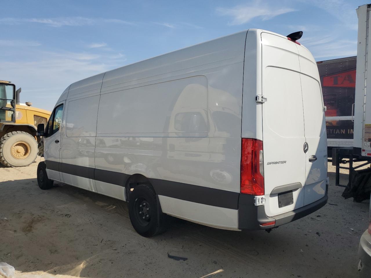 2024 Mercedes-Benz Sprinter 3500 - Фото 2