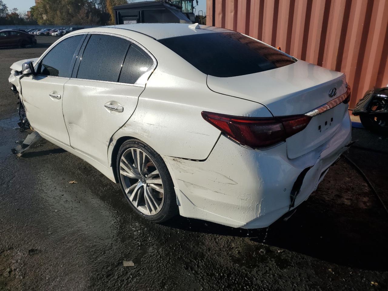 2018 Infiniti Q50 Luxe - Фото 2