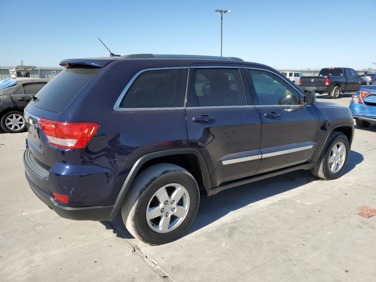 2012 Jeep Grand Cherokee Laredo - Image 3