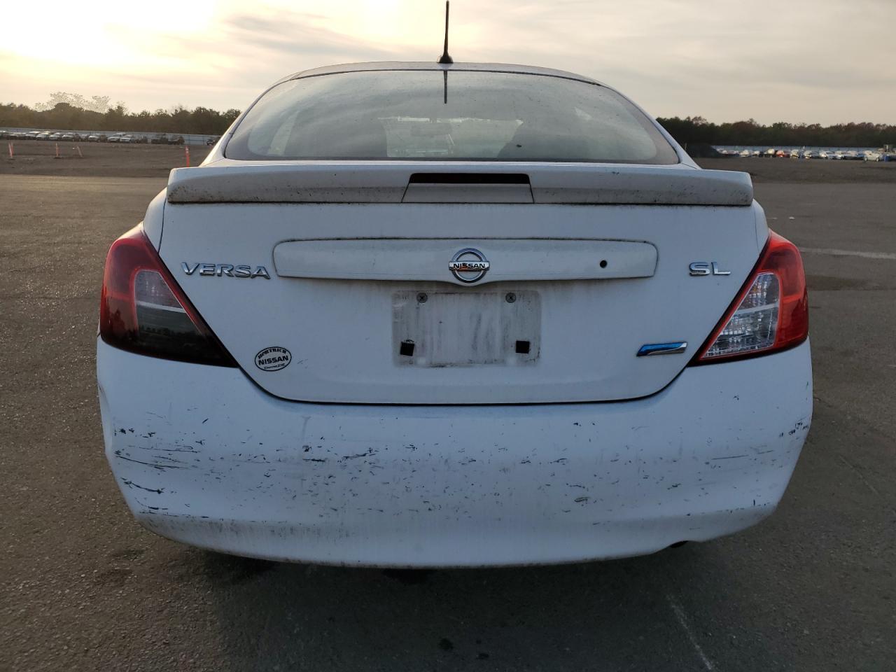 2014 Nissan Versa S - Фото 6