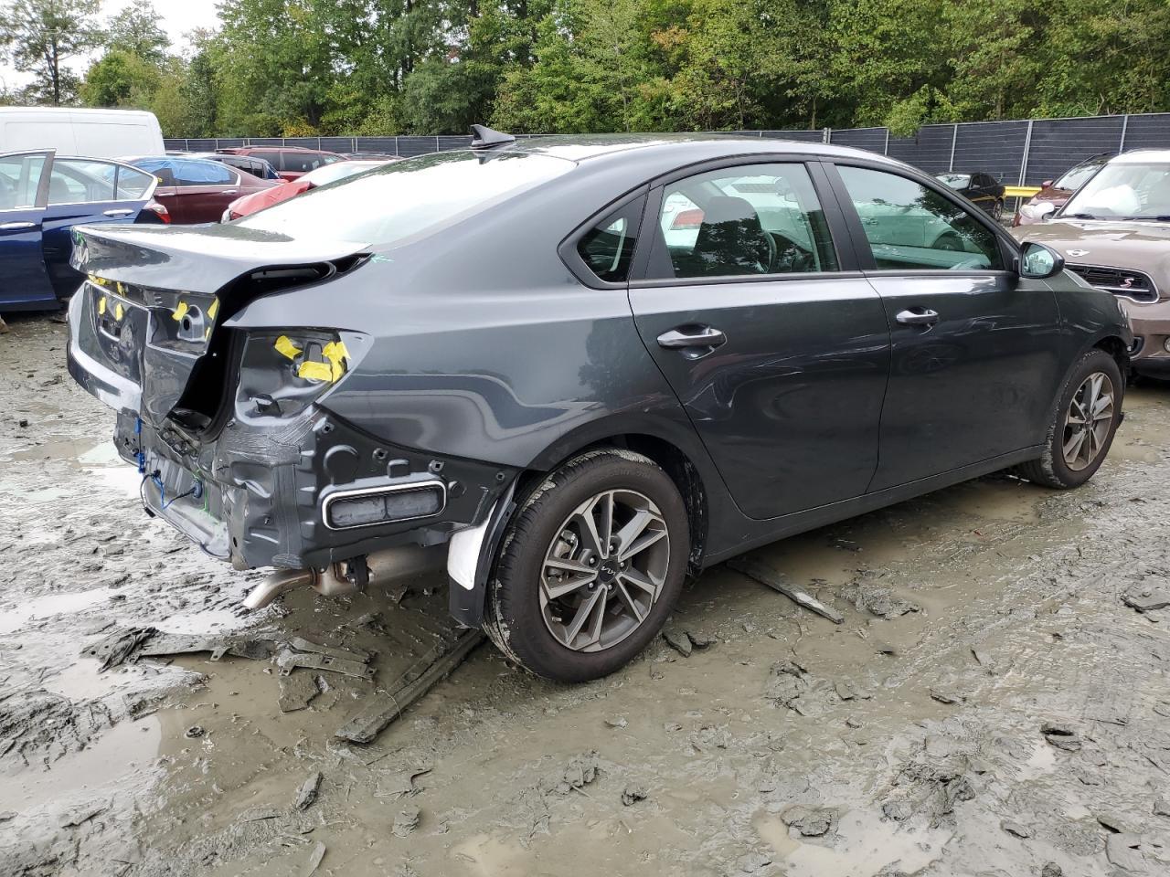 2024 Kia Forte Lxs - Image 3