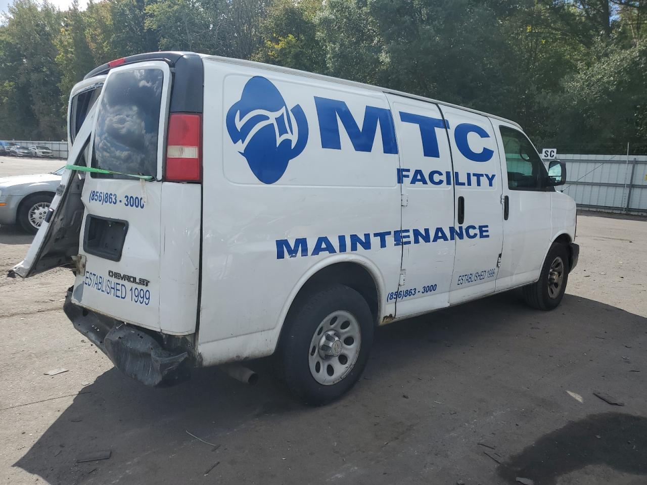 2012 Chevrolet Express G1500 - Image 3