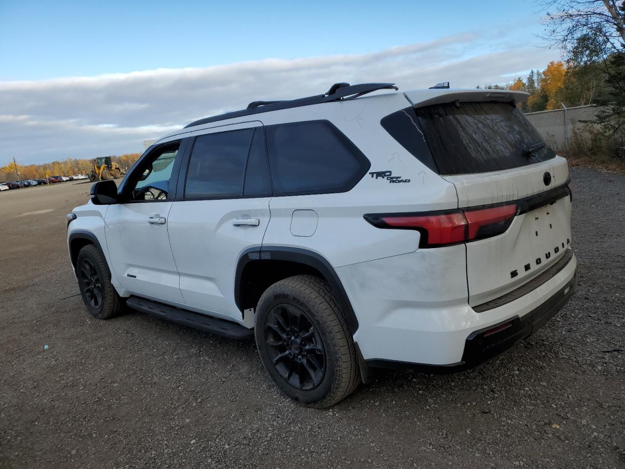 2024 Toyota Sequoia Sr - Фото 2