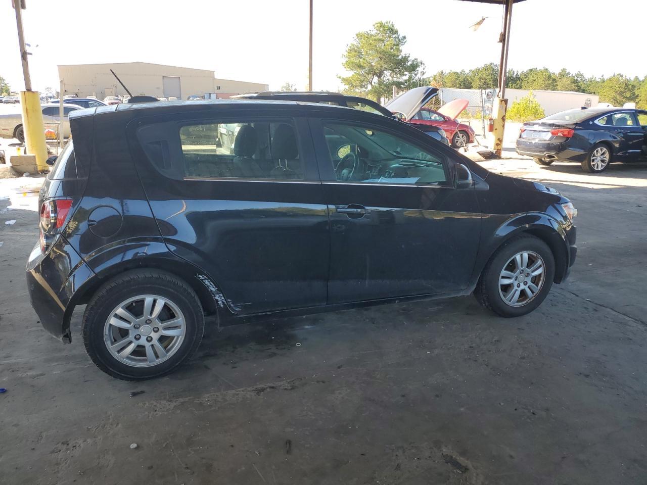 2016 Chevrolet Sonic Lt - Фото 3