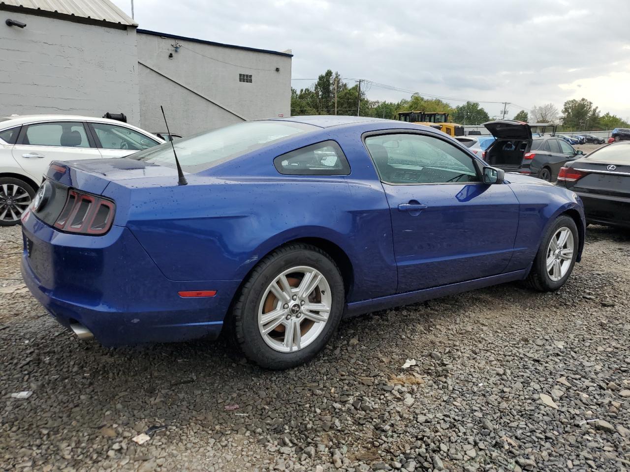 2013 Ford Mustang - Фото 3