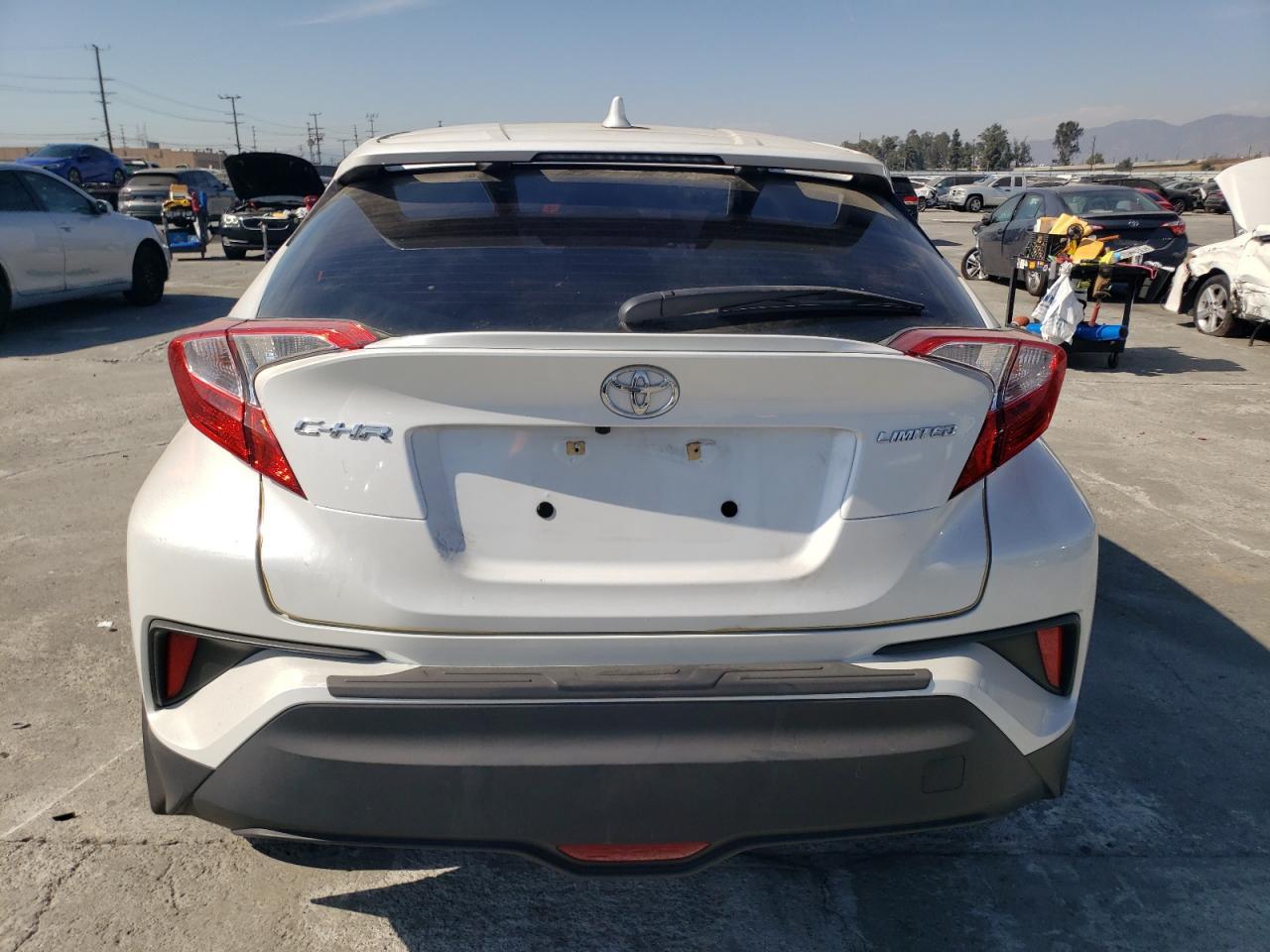 2022 Toyota C-Hr Xle - Image 6