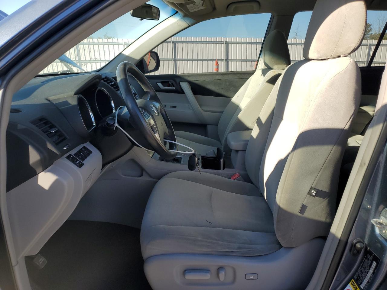 2013 Toyota Highlander Base - Image 7