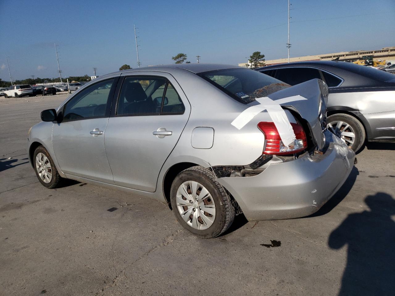 2012 Toyota Yaris - Фото 2