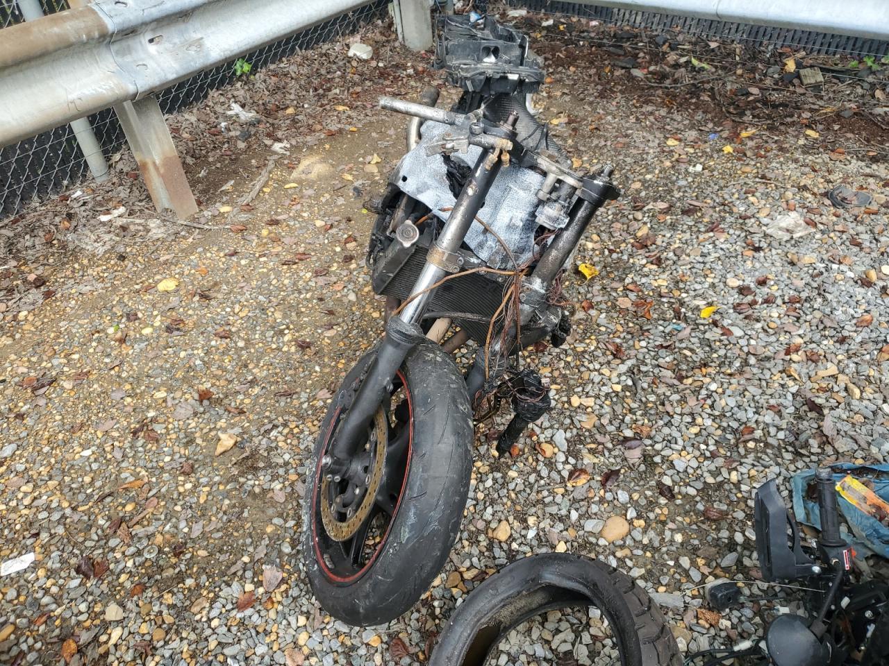 2006 Yamaha Yzfr6 L - Image 2
