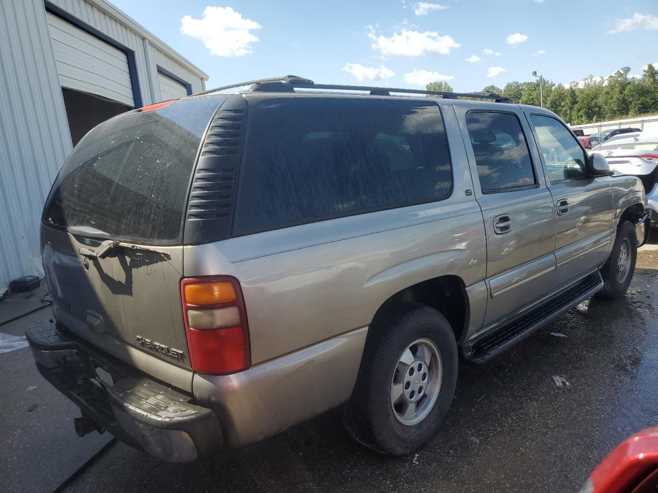 2003 Chevrolet Suburban C1500 - Фото 3