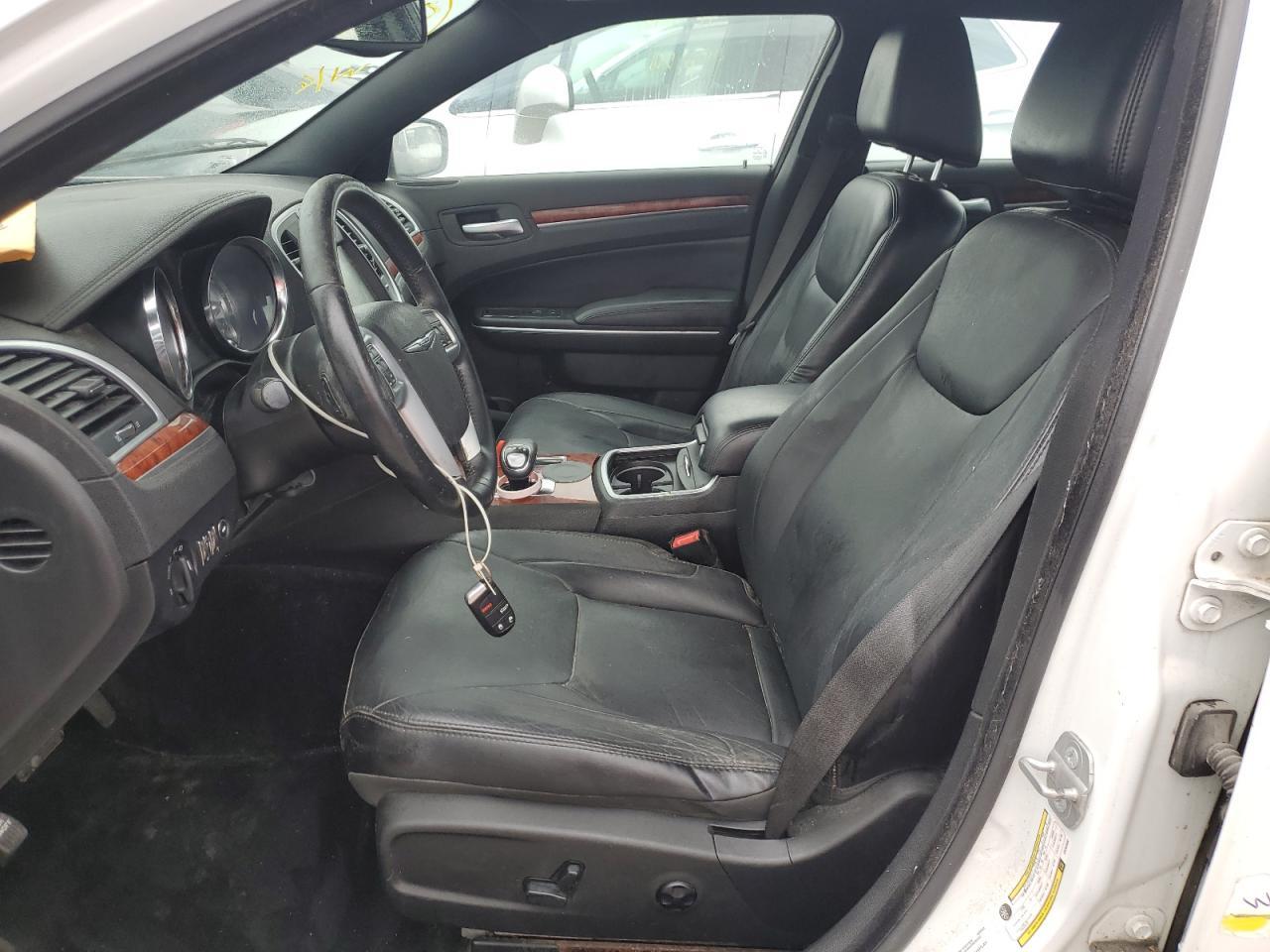 2014 Chrysler 300 - Фото 7