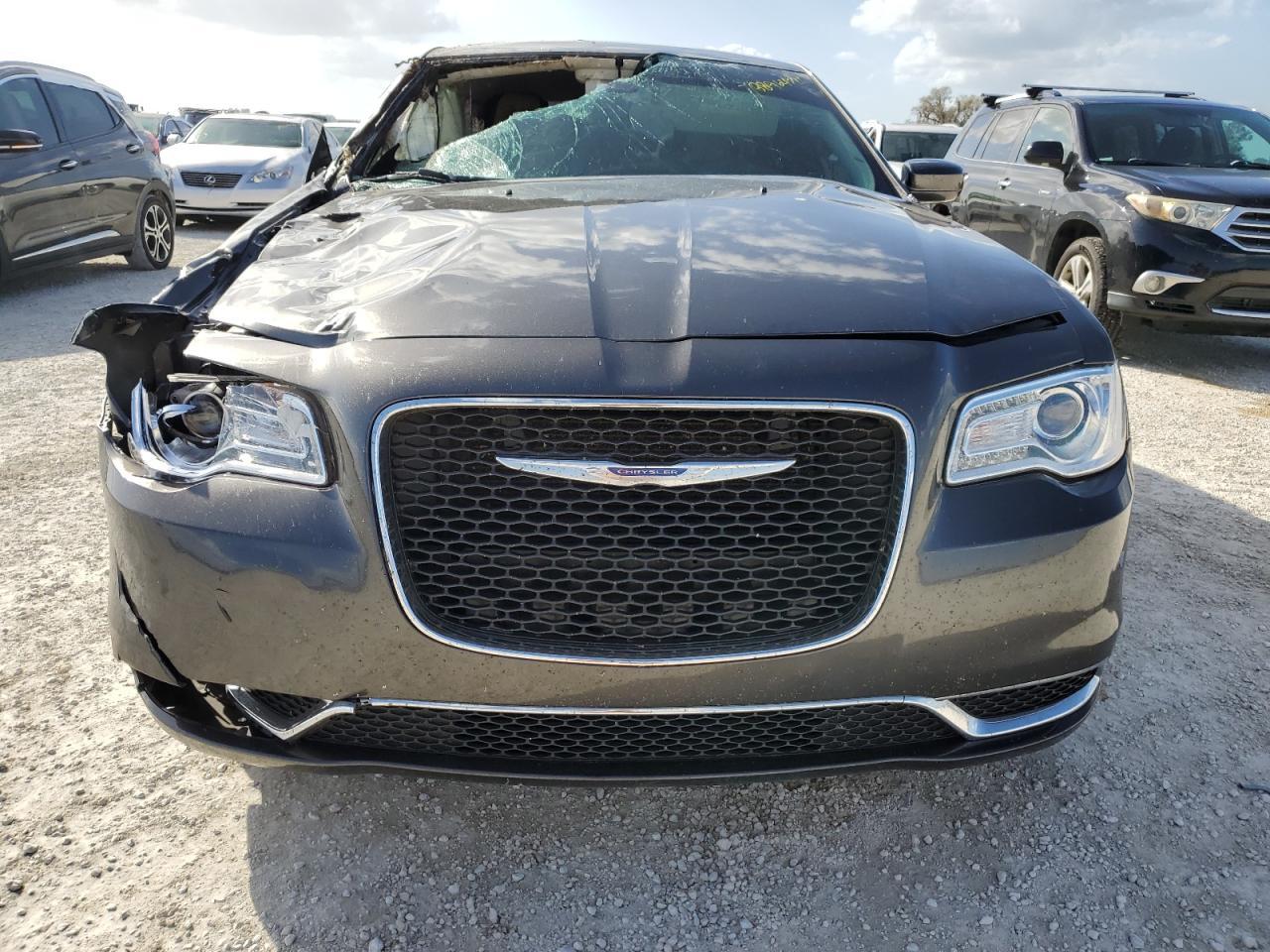 2023 Chrysler 300 Touring - Фото 5