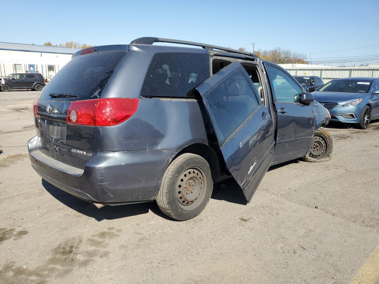 2008 Toyota Sienna Ce - Image 3