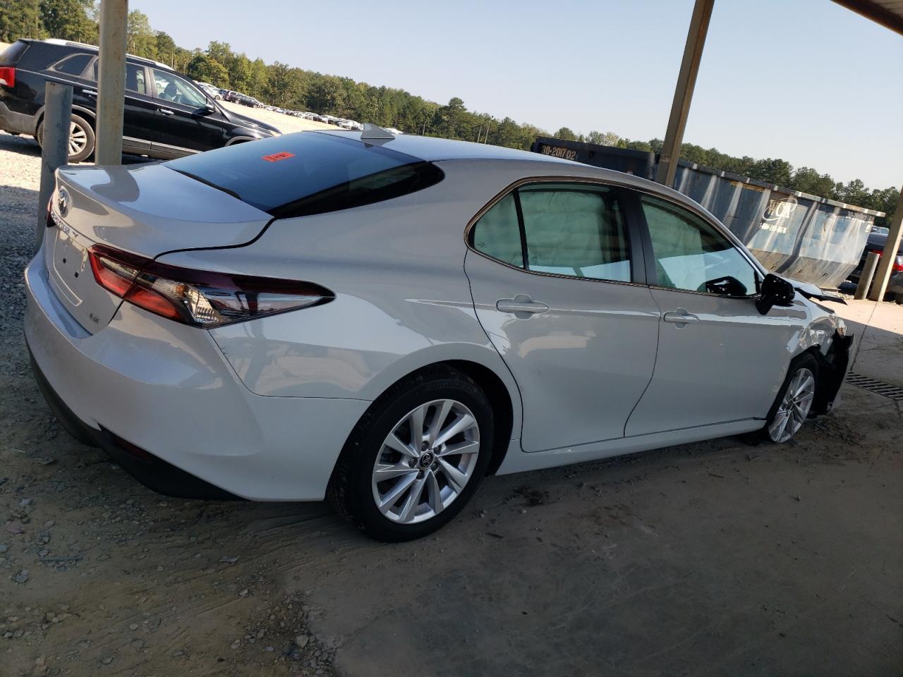 2023 Toyota Camry Le - Фото 3