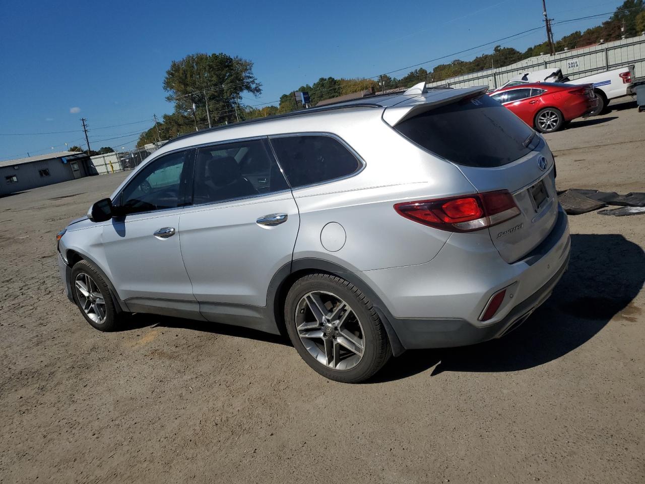 2017 Hyundai Santa Fe Se Ultimate - Image 2
