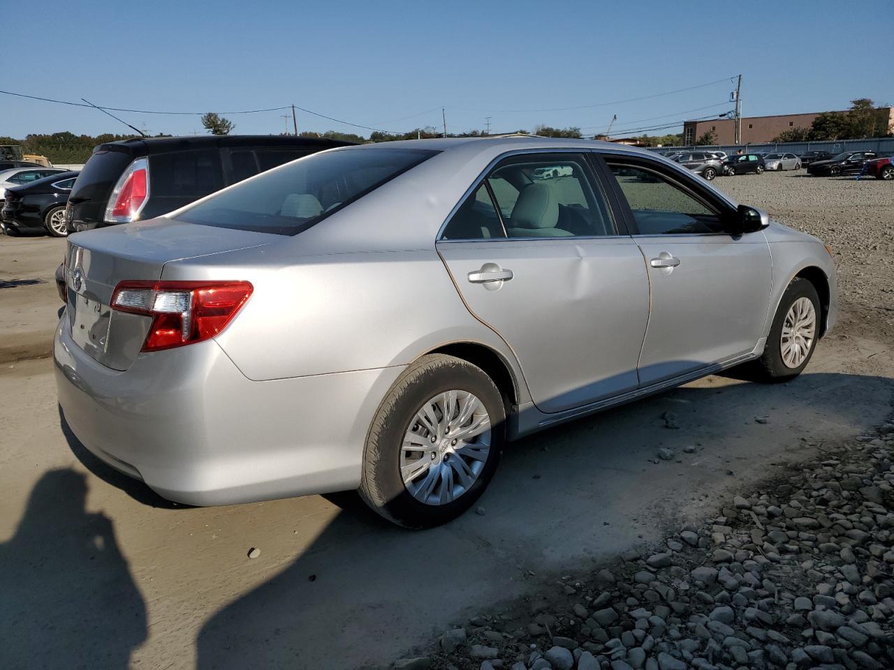 2012 Toyota Camry Base - Фото 3