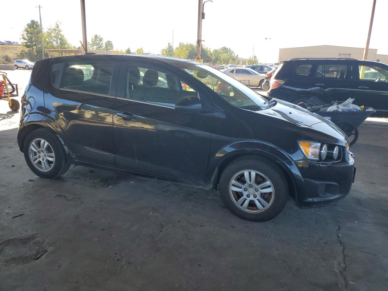 2016 Chevrolet Sonic Lt - Фото 4