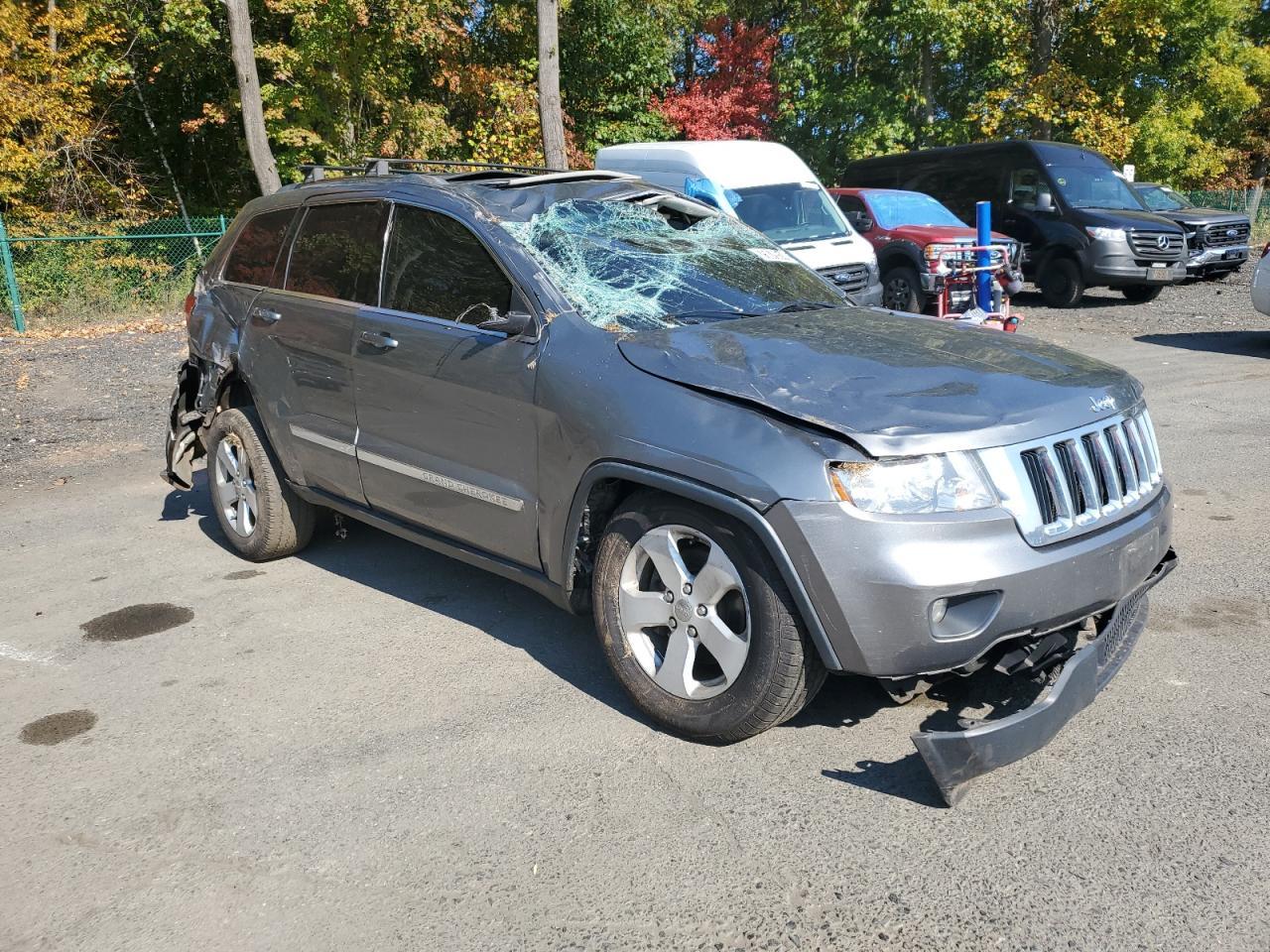 2012 Jeep Grand Cherokee Laredo - Image 4
