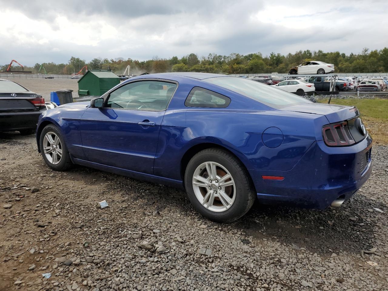2013 Ford Mustang - Фото 2