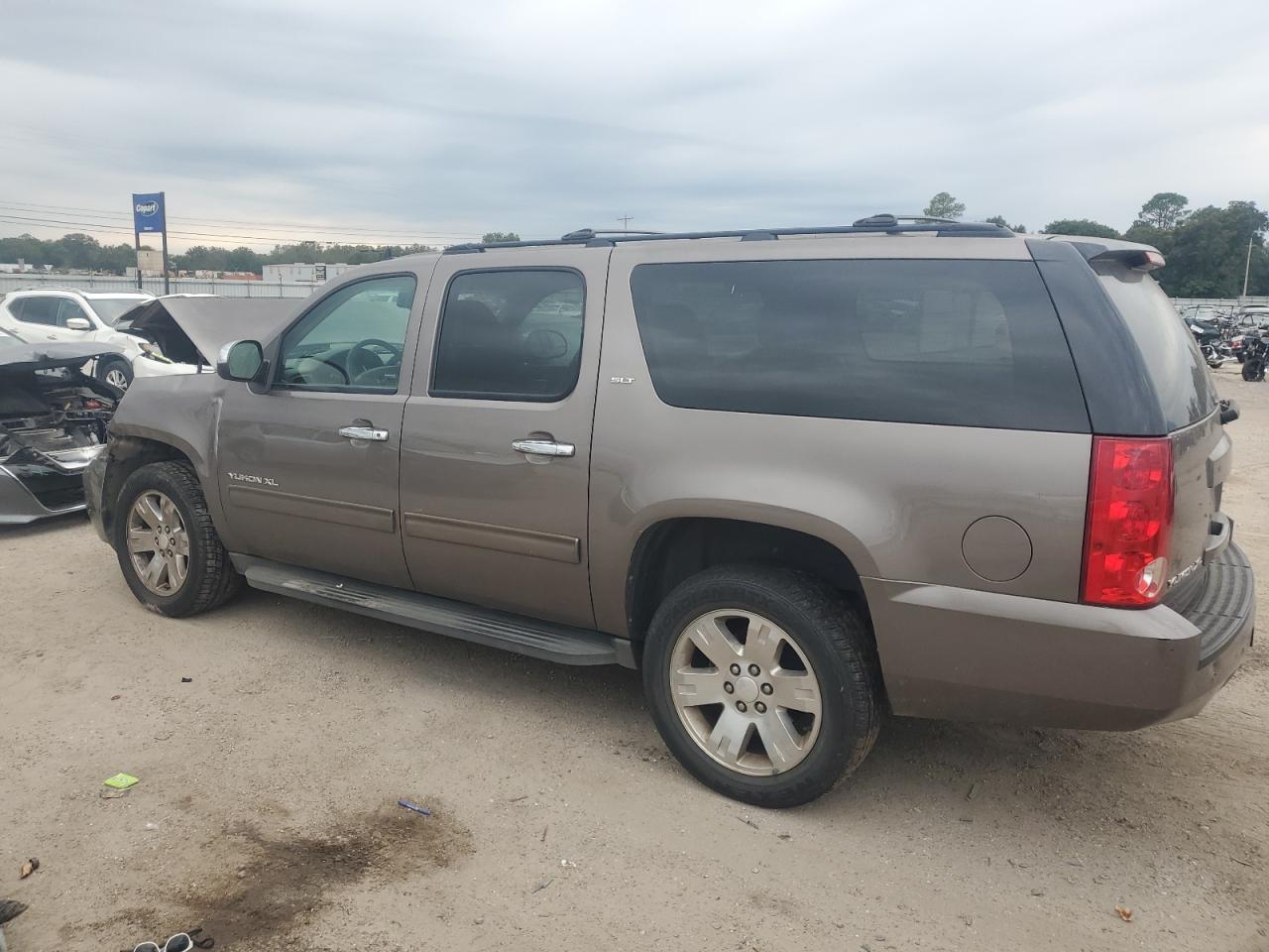 2013 GMC Yukon Xl C1500 Slt - Фото 2
