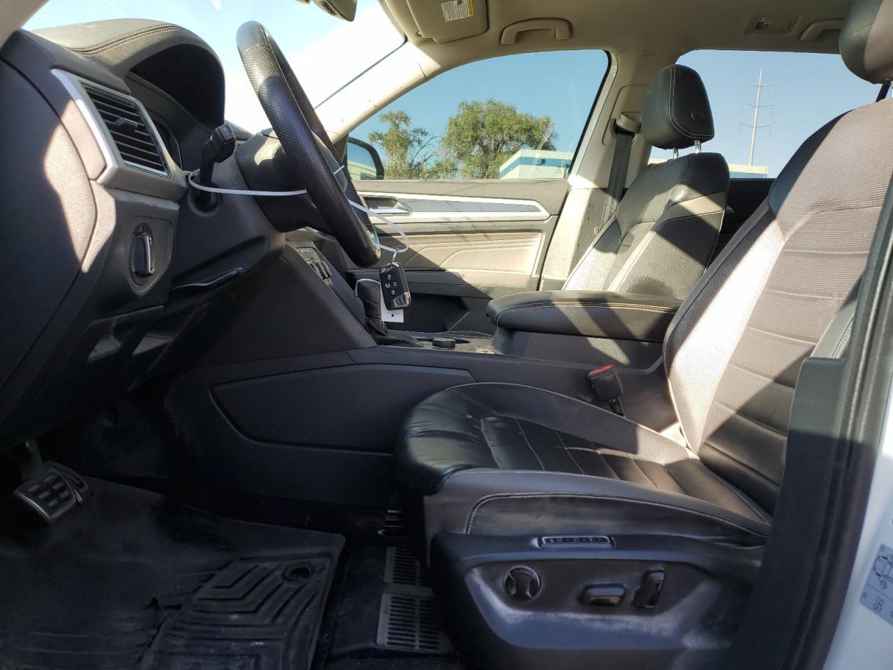 2021 Volkswagen Atlas Sel Premium R-Line - Image 7