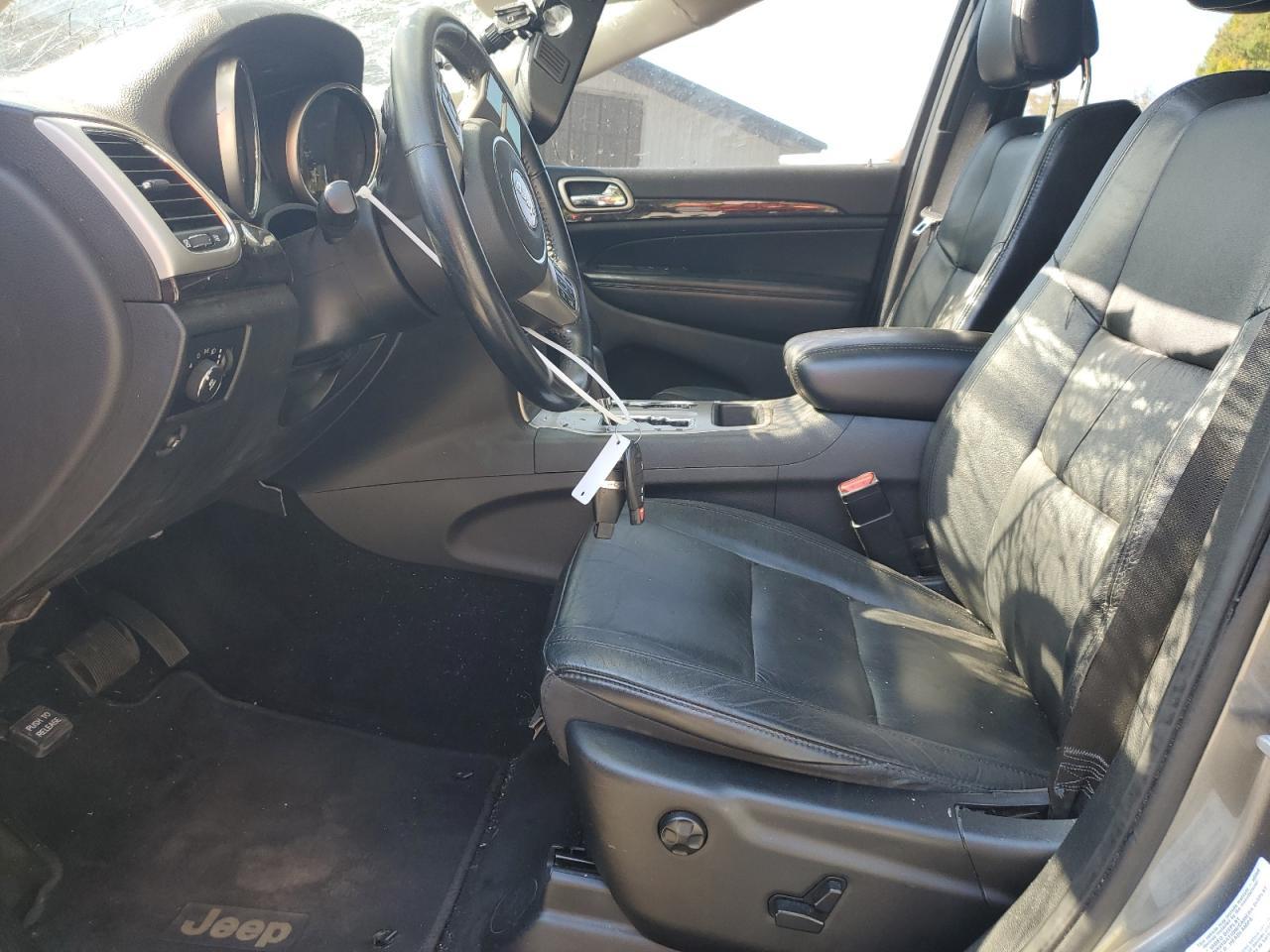 2012 Jeep Grand Cherokee Laredo - Image 7