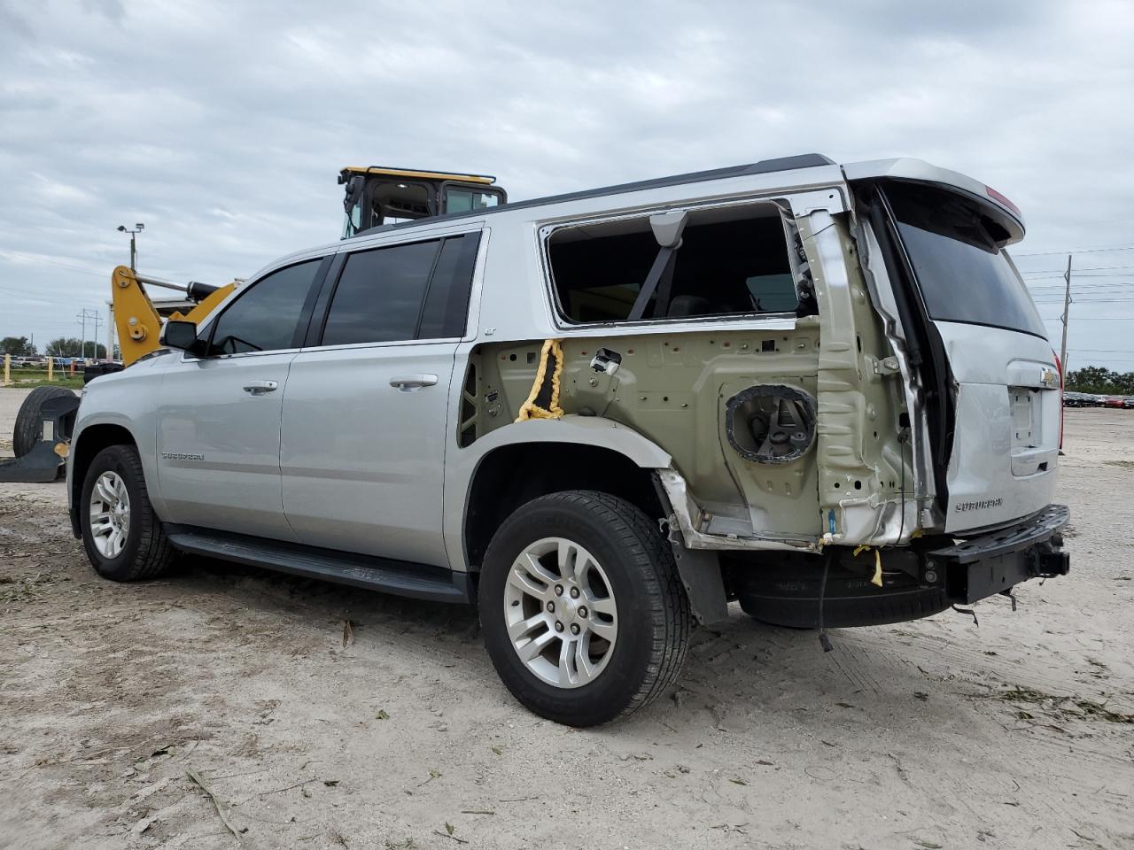 2018 Chevrolet Suburban C1500 Lt - Image 2