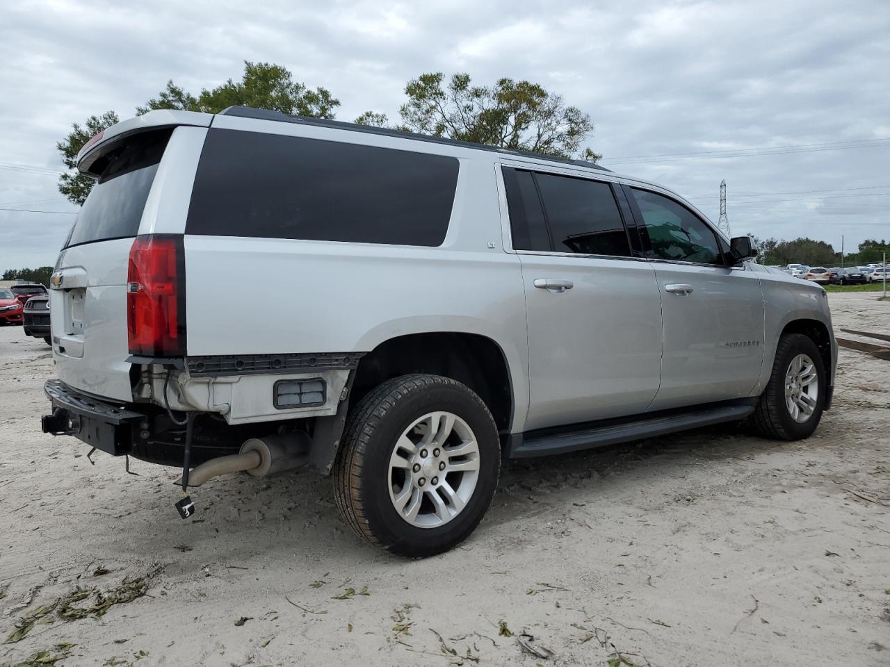 2018 Chevrolet Suburban C1500 Lt - Image 3