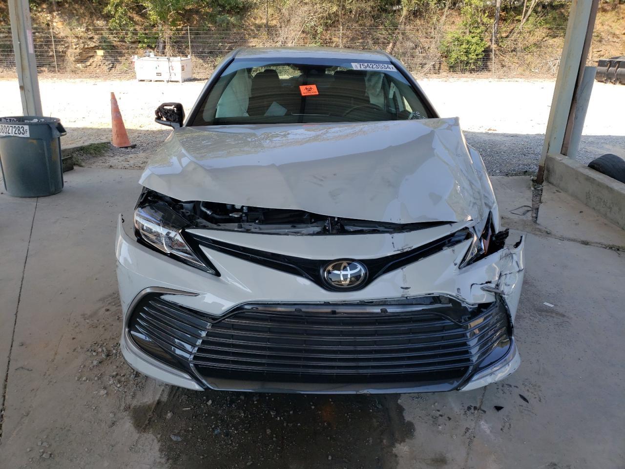 2023 Toyota Camry Le - Фото 5