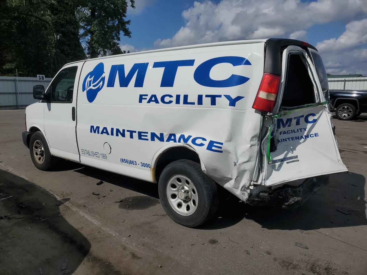 2012 Chevrolet Express G1500 - Image 2