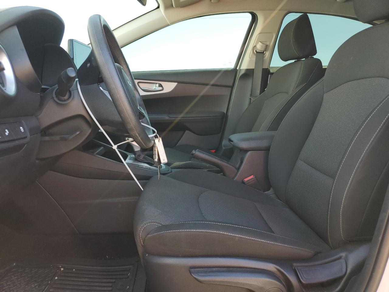 2024 Kia Forte Lxs - Image 7