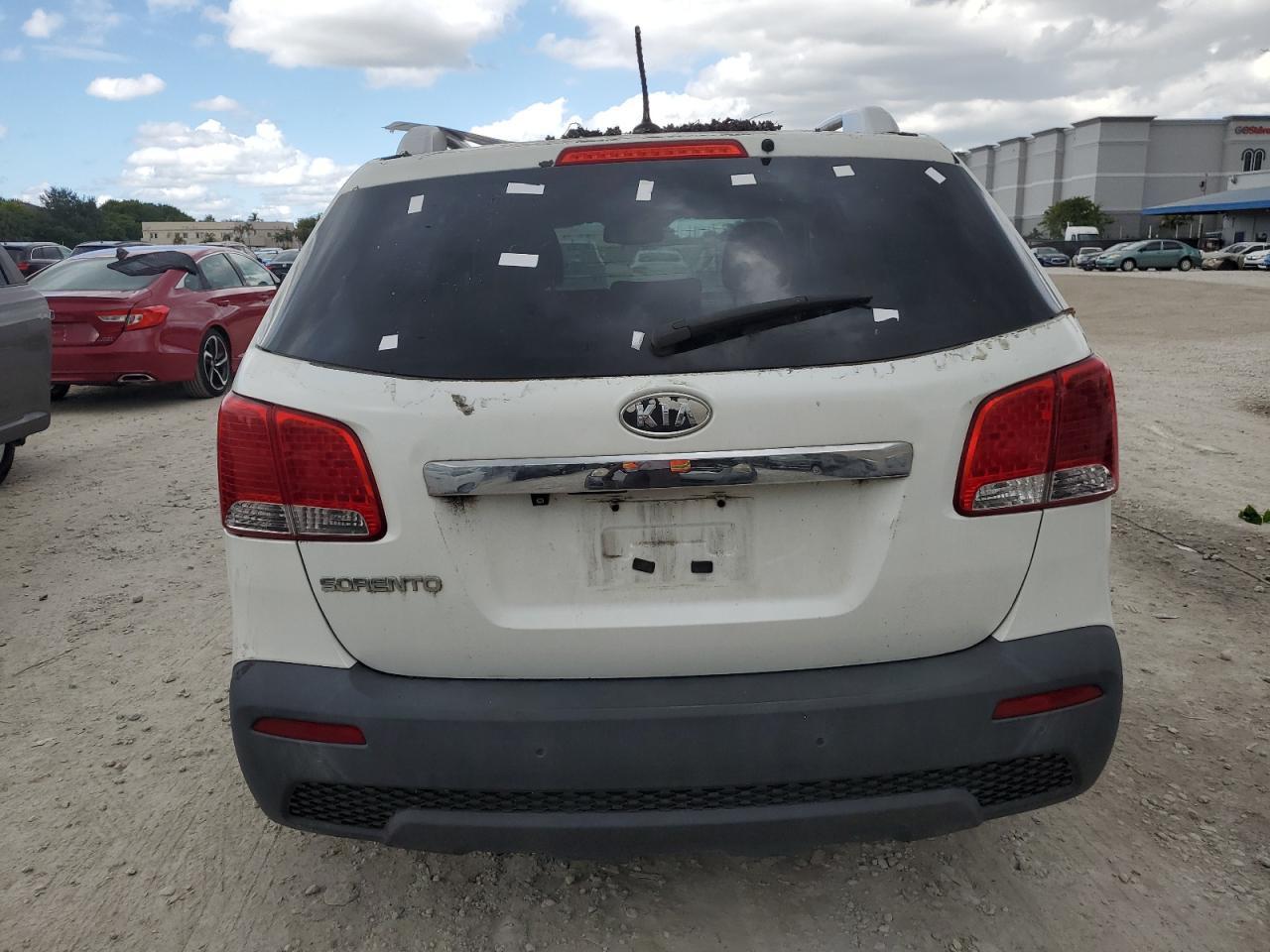 2011 Kia Sorento Base - Фото 6
