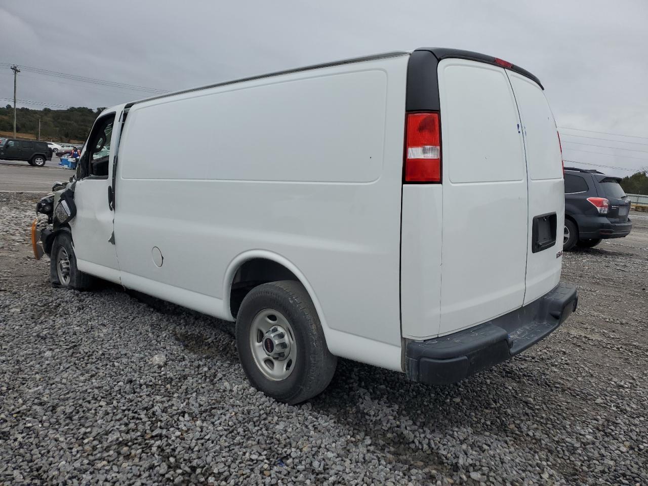 2023 GMC Savana G2500 - Фото 2