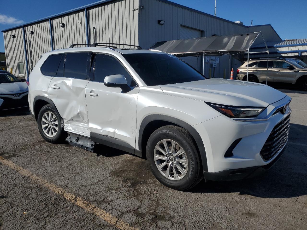 2025 Toyota Grand Highlander Xle - Image 4
